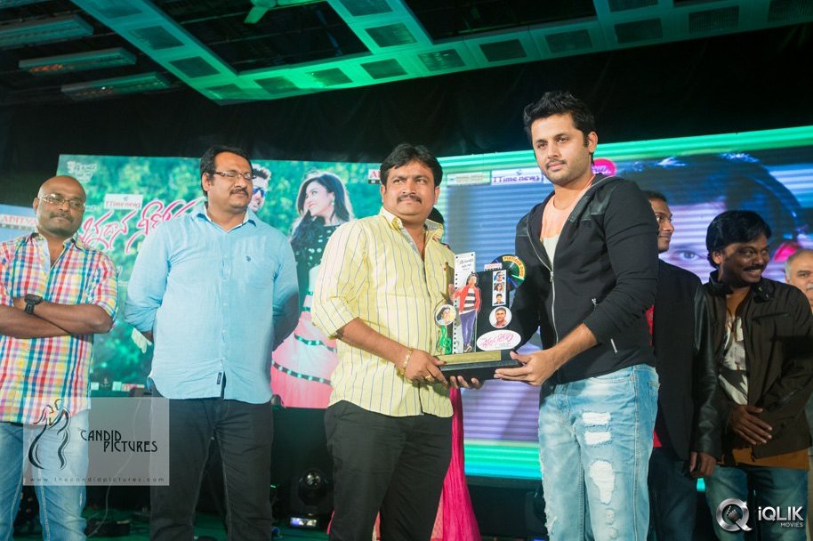 Chinnadana-Neekosam-Movie-Platinum-Disc-Function